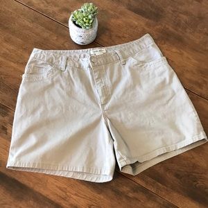 ❎DONATED❎ Cherokee 5” Khaki Shorts